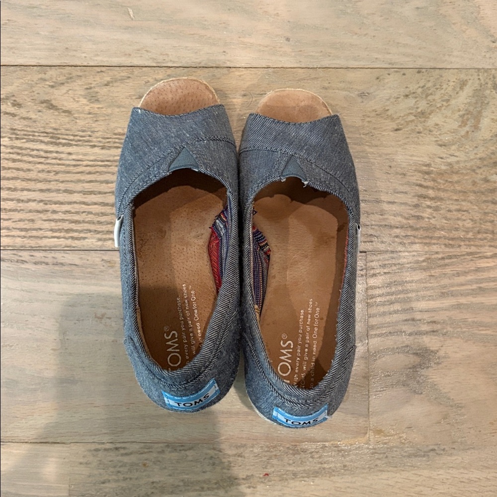 TOMS Chambray Open Toe wedges